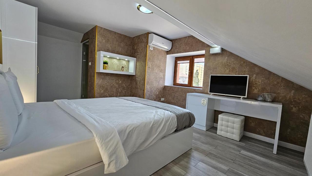 Colt De Rai Resita Bed and Breakfast Εξωτερικό φωτογραφία