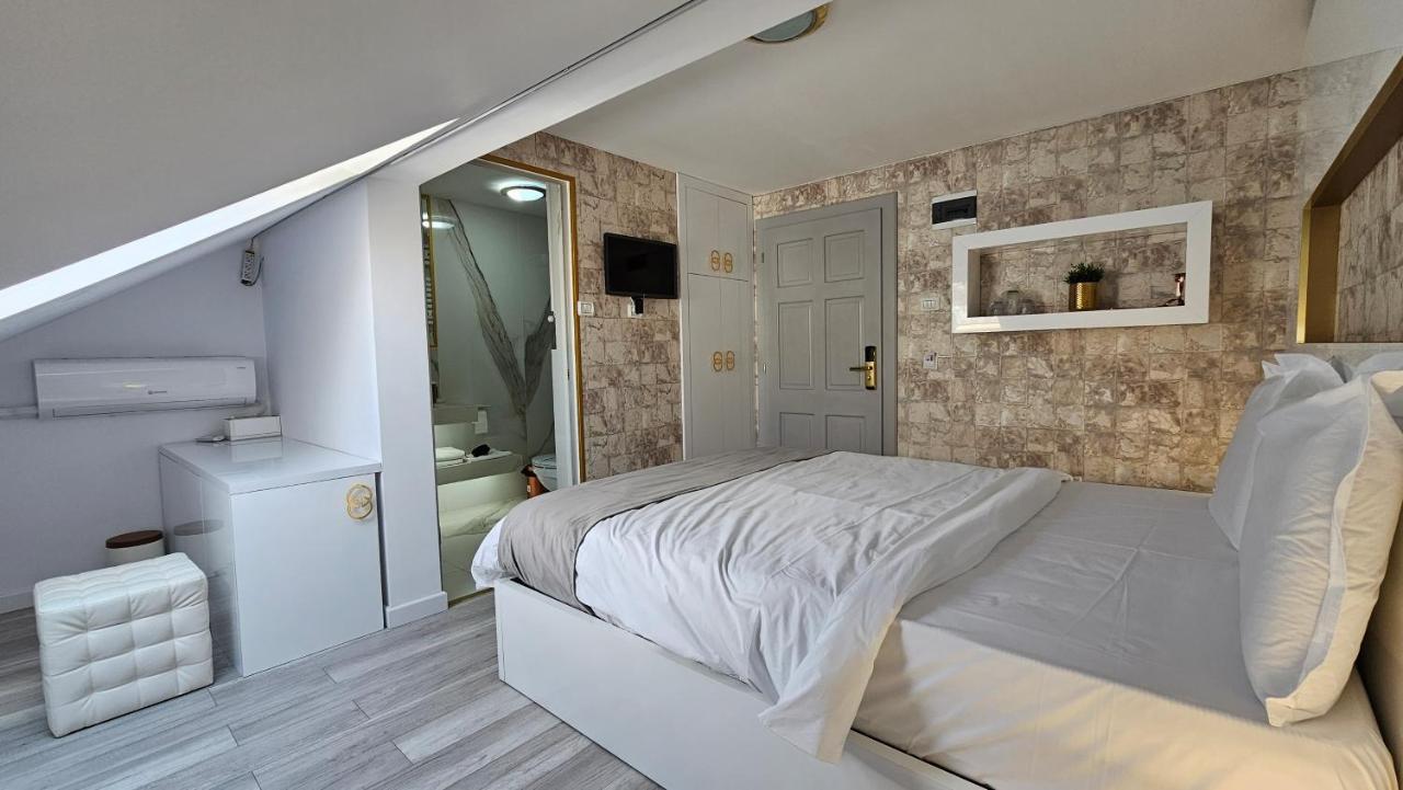 Colt De Rai Resita Bed and Breakfast Εξωτερικό φωτογραφία