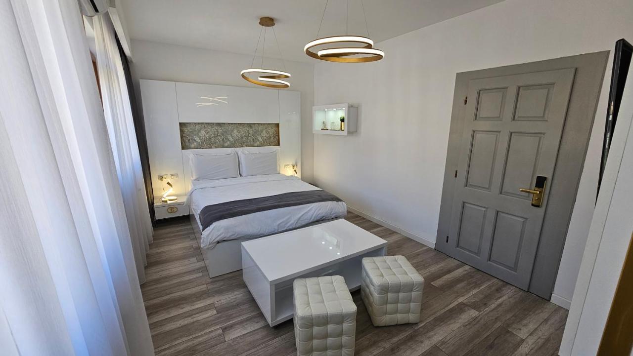 Colt De Rai Resita Bed and Breakfast Εξωτερικό φωτογραφία