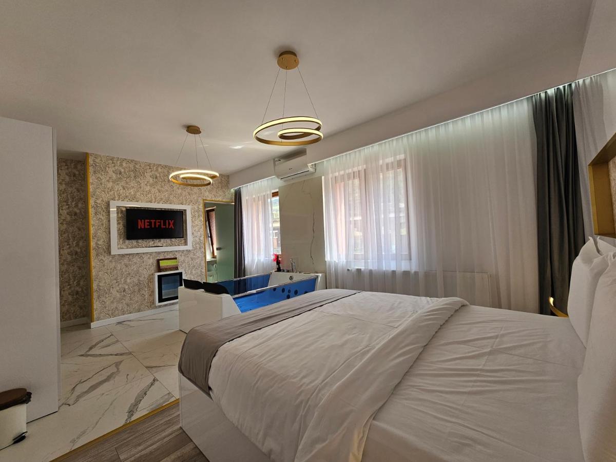 Colt De Rai Resita Bed and Breakfast Εξωτερικό φωτογραφία