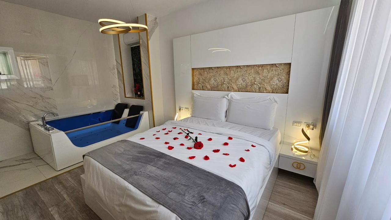 Colt De Rai Resita Bed and Breakfast Εξωτερικό φωτογραφία